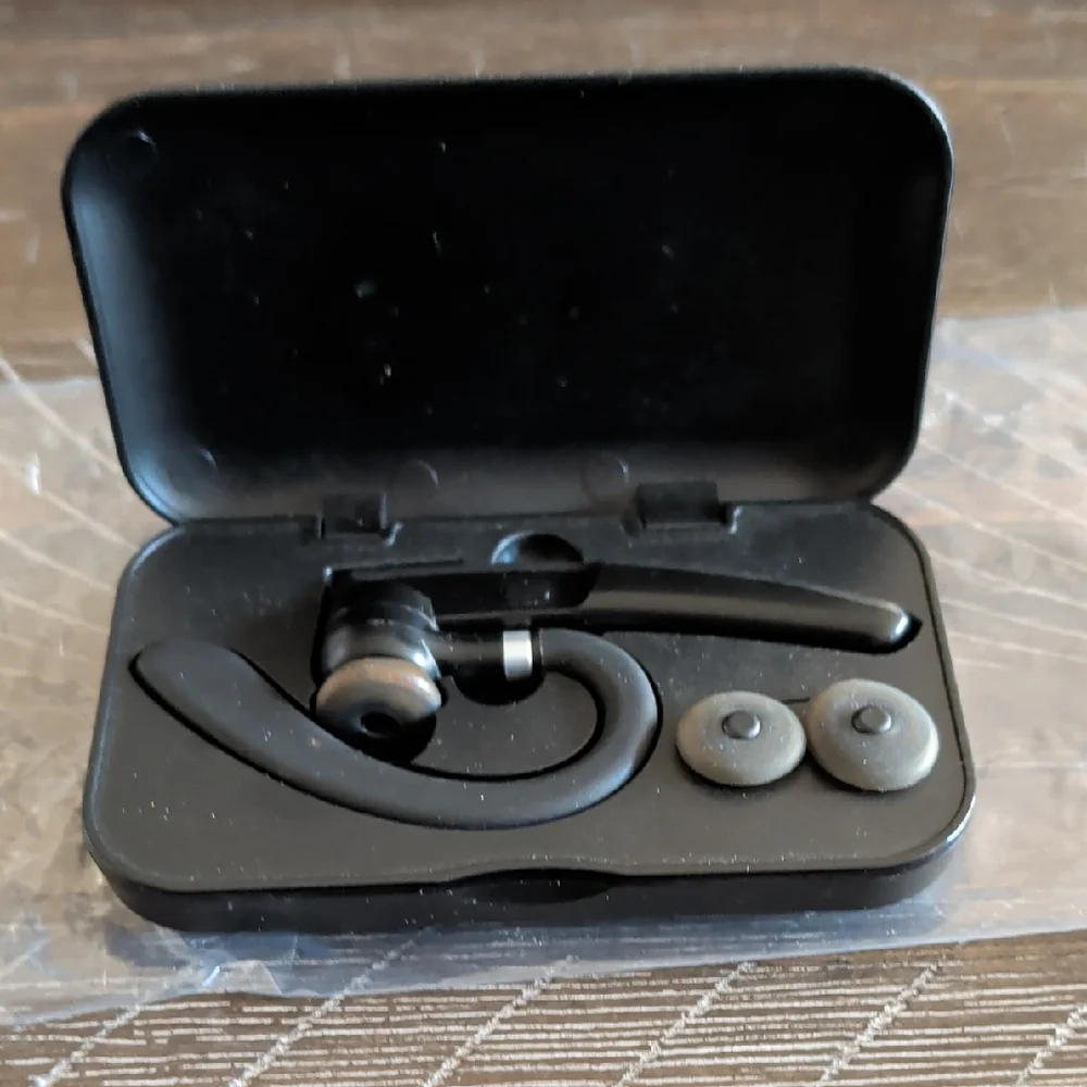Wireless Bluetooth Earhook Headset in Black